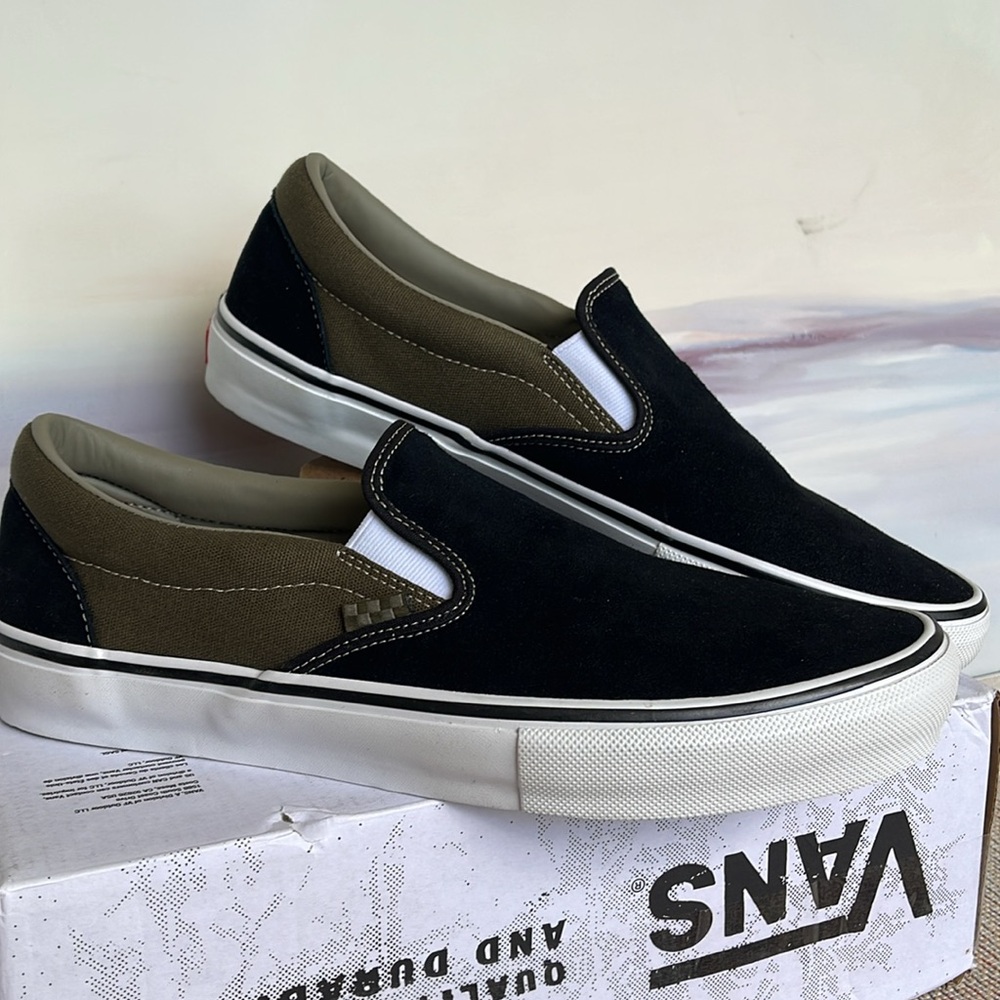 Vans Men’s Skate Slip-On
Black Olive
VN0A5FCAB1V
Sneakers - Picture 5 of 16